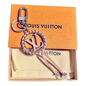 ❤️❤️ LOUIS VUITTON BAG CHARM KEY CHAIN